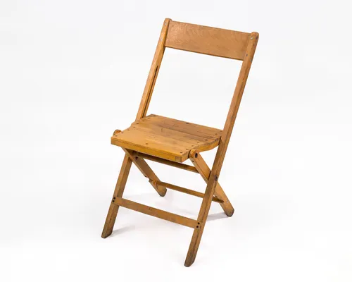VINTAGE WOOD FOLDING CHAIRS