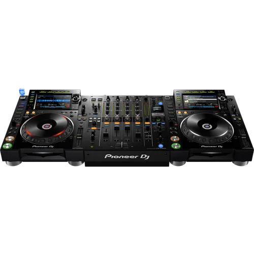 CDJ 2000 NXS2 with DJM 900 NXS2