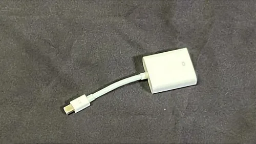 MACBOOK ADAPTERS - DVI OUTPUT