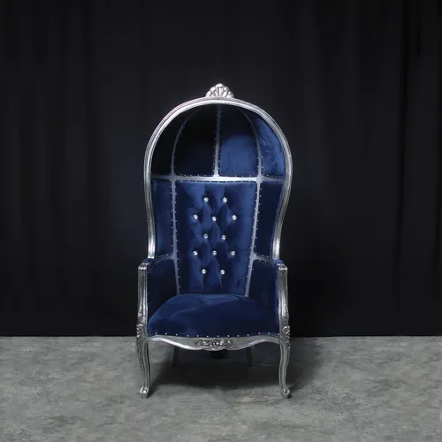 Hooded Canopy Throne