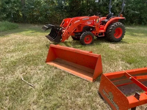020 Kubota L2501 HST Compact Tractor with Bucket