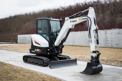 PŘIPRAVUJEME Minibagr Bobcat 3,5t