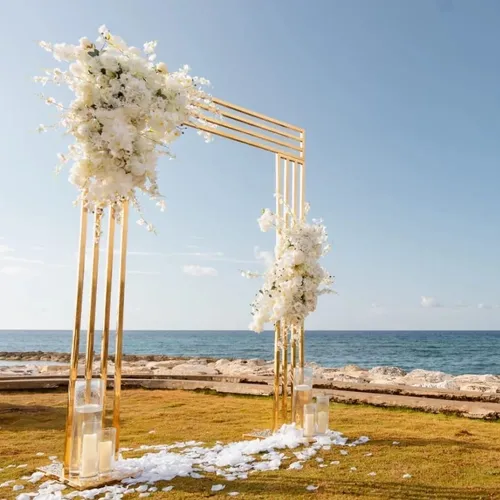 Chic Signature Gold Bar Backdrop