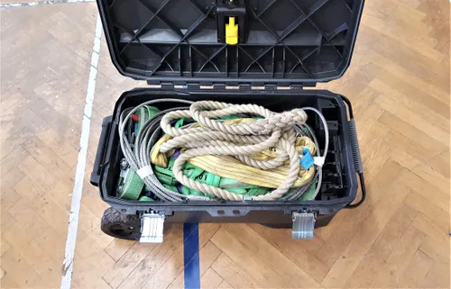 Stahlseilkoffer (*Hinweis)