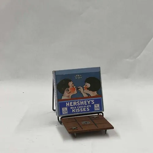 Vintage Hershey Kiss Tic Tac Toe - B39