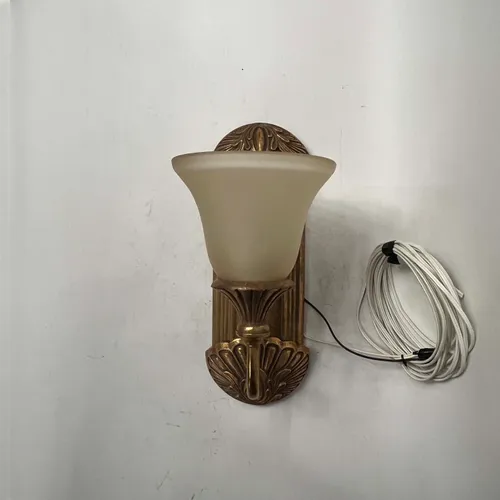 Traditional Brass Sconce with Frosted Glass Shade - LI511