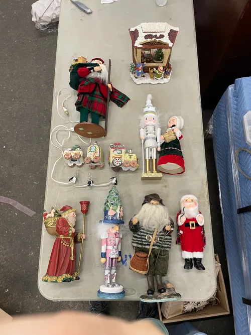 Tabletop Santas & Nutcrackers