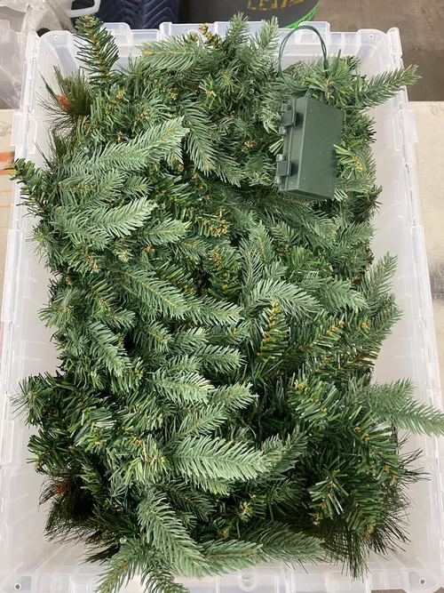 9' Pre-Lit Garland