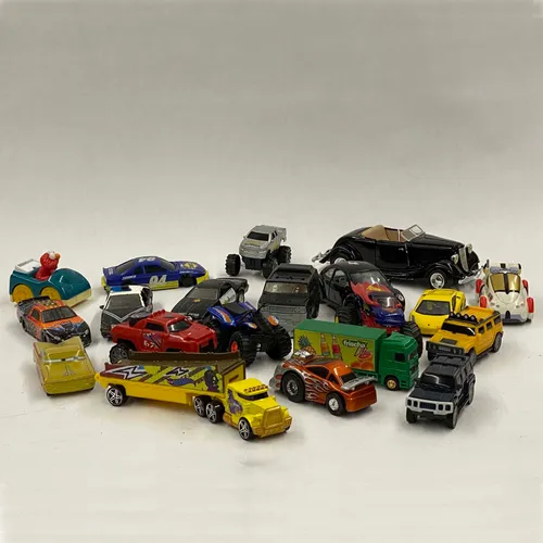 Medium Toy Car Assortment - MOB244