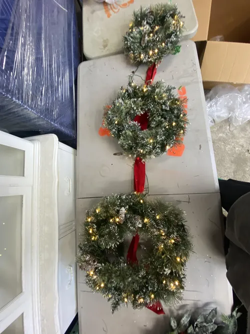 Light-Up Snowy Wreath Set of 3