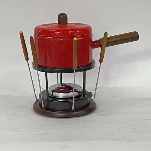 Red Fondue Set with Wood Tray & Skewers - KT163