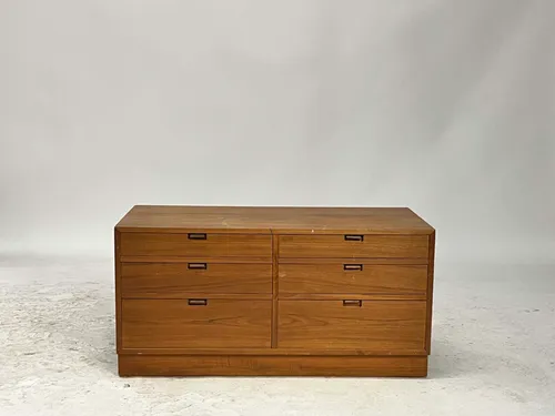 Oak 6-Drawer Dresser with Copper Handles