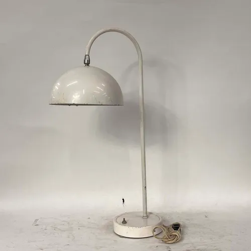 Vintage White Metal Desk Lamp - LI566