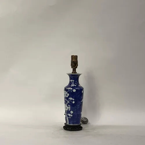 Blue & White Floral Ceramic Table Lamp - LI283