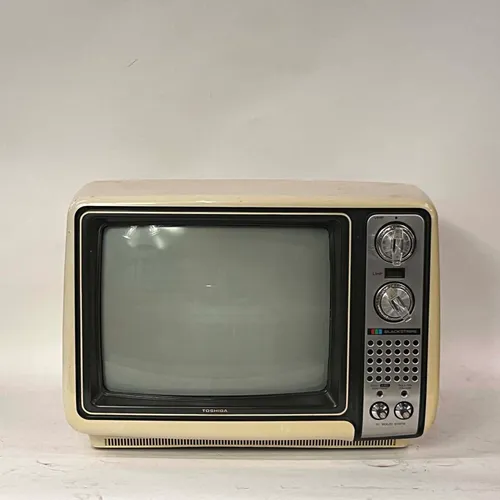 Beige Toshiba Televsion - MO2287