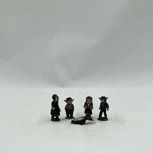 Ceramic Pilgrim Figurines - MOB289