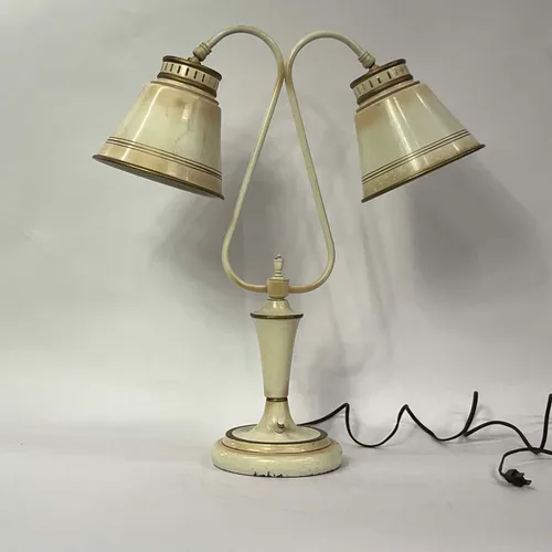 Vintage White Metal 2-Light Table Lamp - LI45