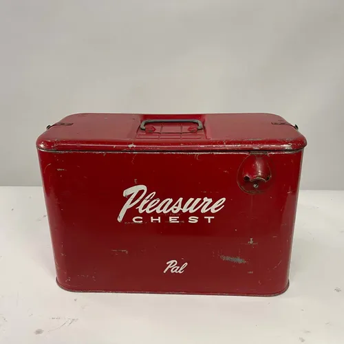 Red Metalic Pleasure Chest Cooler - OUB341