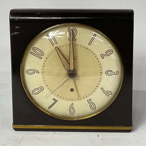 Vintage Black & White Clock - A768