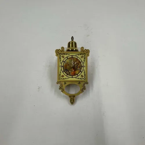 Gold Antique Clock With Photo - A892