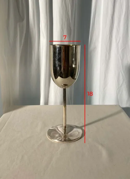 Calici da vino metallici