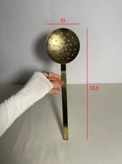 Mestolo forato in ottone piccolo