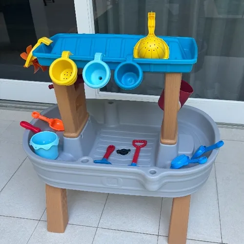 Water Table - Large - Brand and Design May Vary