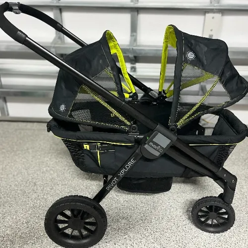 Evenflo Pivot Xplore All-Terrain Stroller Wagon - Great for Beach