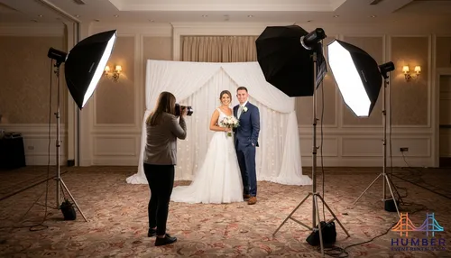 Complete Mobile Studio Package - 3x Neeweg Q4 Flash System with Backdrop