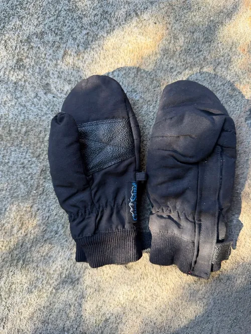 M (2-4): Grand Sierra, Black