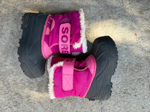 11T: Sorel, Pink with white fur