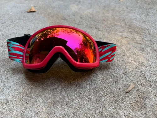 youth: Smith, Red / Green