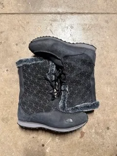 Womens 9.5: The North Face (Black w/gray sewn pattern + fur liner)