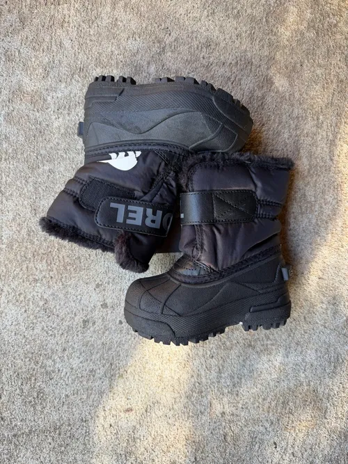 7T: Sorel, Black w/black fur liner