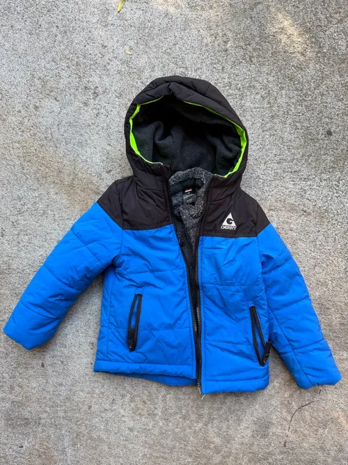 4T: Gerry, Blue and Black with neon green liner