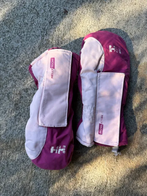 L: Helly Hansen, Pink mittens (Size 4)