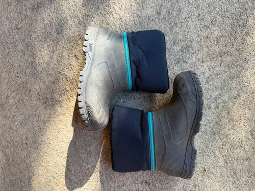 9-10T: Quecha, Navy with blue piping duck boots