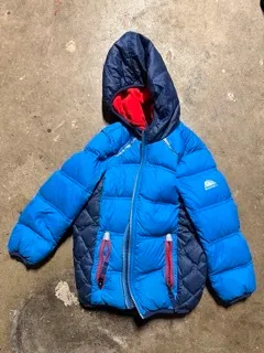 4T: Snozu (Blue with red liner)