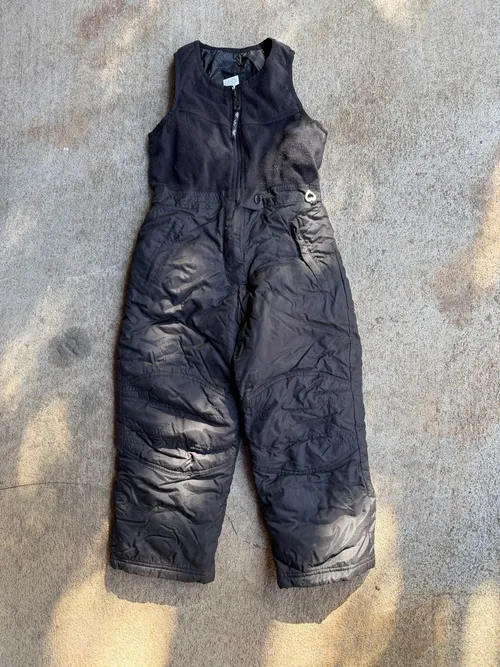 6T: Arctic Quest, Black