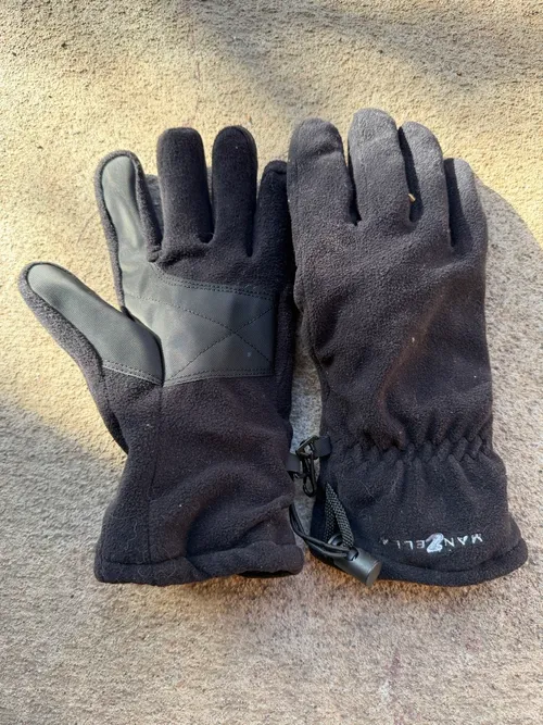 Adult Womens M: Manzella, Black