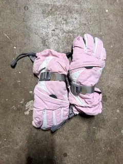 L: Head (Pink + White) Gloves