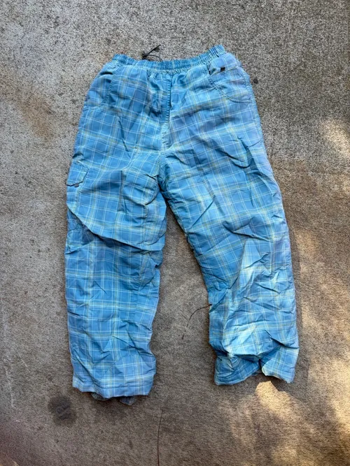 10T: white sierra, Light blue plaid