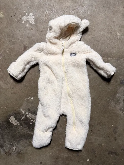 6-12M: Eddie Bauer teddy snowsuit (white sherpa)