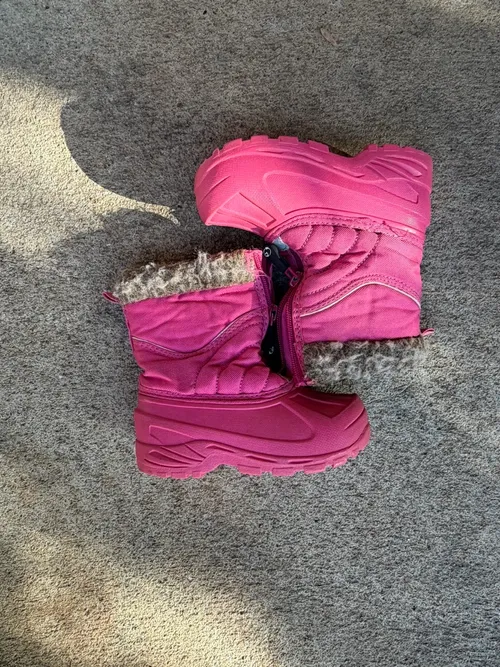 8T: Champion G9, Pink with grey fur