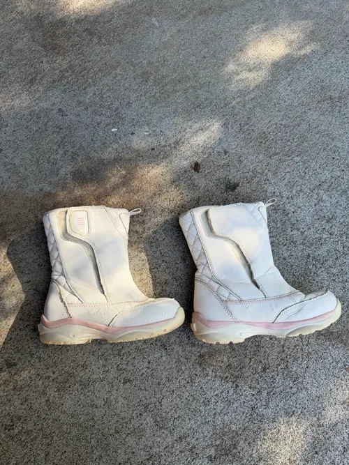 13T: , Lands End, White with pink stripe