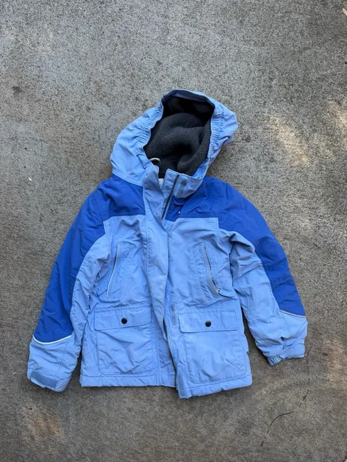 6T: Lands End, Blue on blue jacket