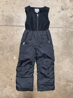 4T: White Sierra, Black