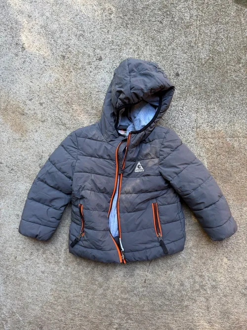 3T: Gerry, Grey with orange zipper