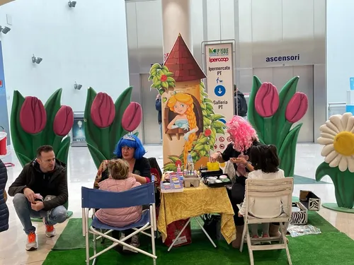 Truccabimbi con sfondi e aree dedicate