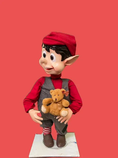 Noleggio Elfo animatronico con pupazzo orsetto H110